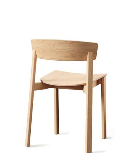 alt= Silla Nord roble con asiento tapizado