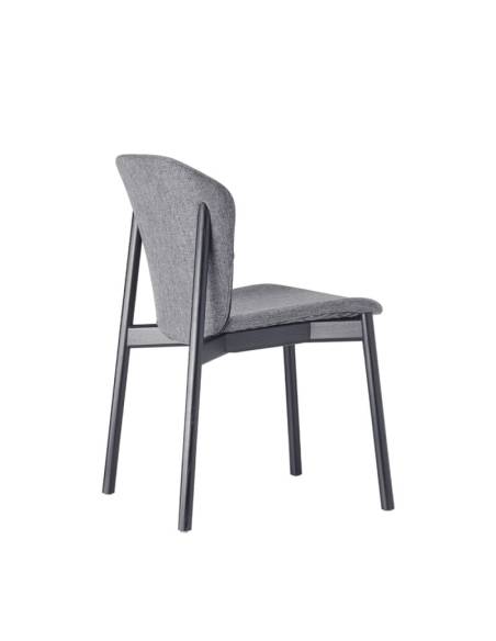 alt= Silla de madera Finn