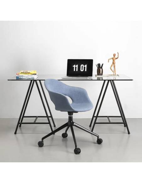 alt= Sillón Lady B Pop con ruedas tapizado