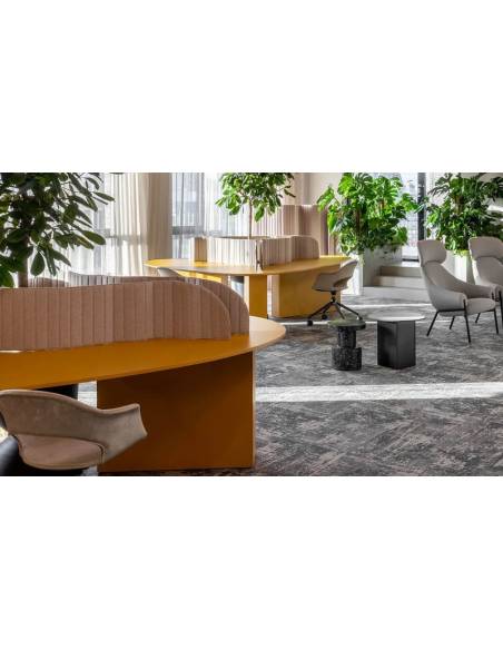 alt= Sillón Lady B Pop con ruedas tapizado