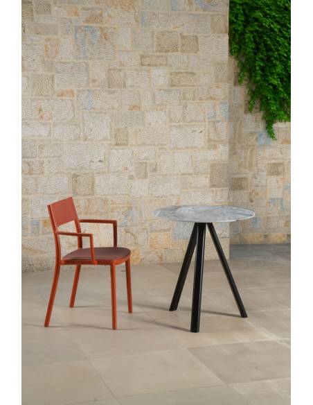 alt= Mesa Norman 3-Pod Compactop