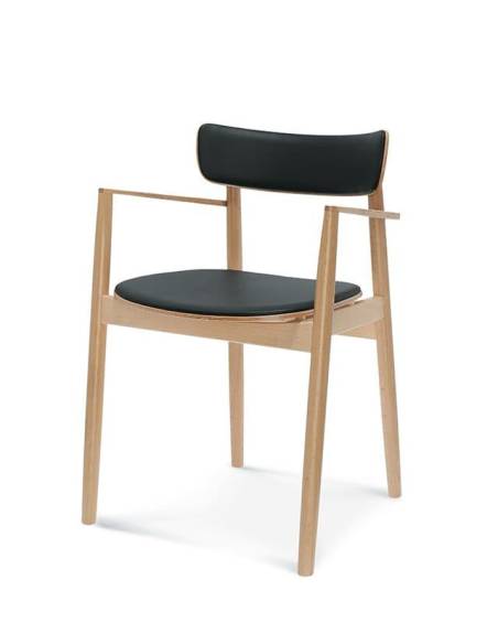 alt= Sillón Nopp respaldo tapizado